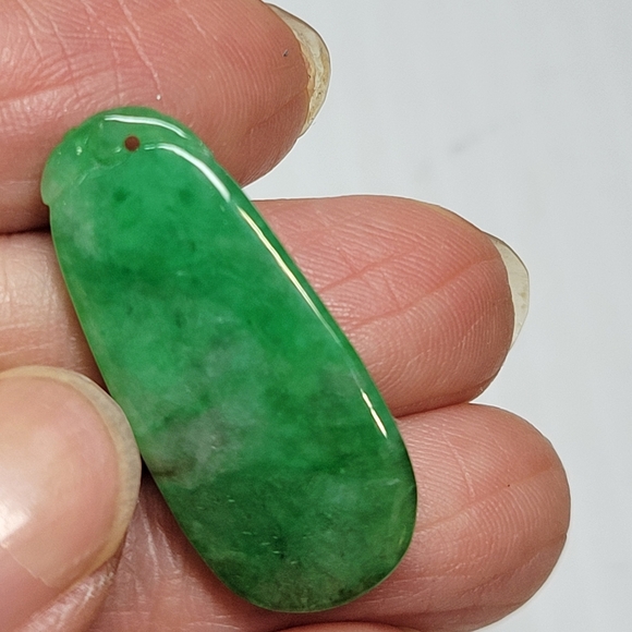 Natural untreated translucent grade A green jade pendant necklace - Picture 4 of 8